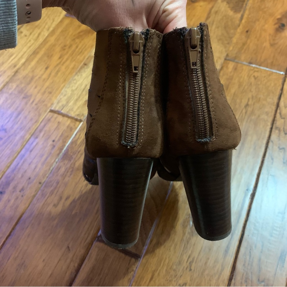 Carlos by Carlos Santana | Chocolate Brown faux suede Booties | Sz 8.5 - Picture 4 of 13